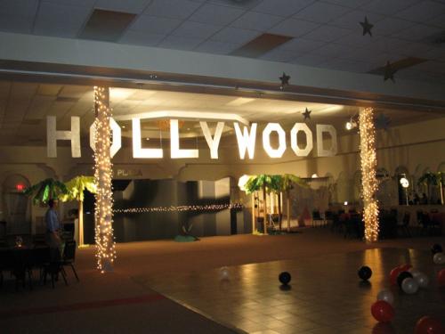 Hollywood at Goels Plaza